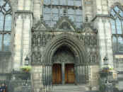 034StGilesChurch_a.JPG (331214 bytes)