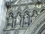 038StGilesChurch_e.JPG (326959 bytes)
