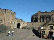 053ViewInsideEdinCastle.JPG (324922 bytes)