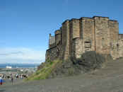 054ViewOfEdinCastle.JPG (329672 bytes)